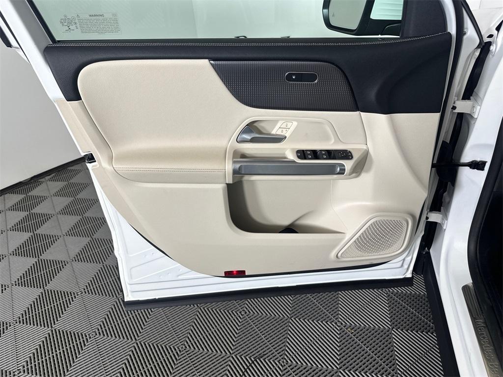 used 2022 Mercedes-Benz GLB 250 car, priced at $34,849