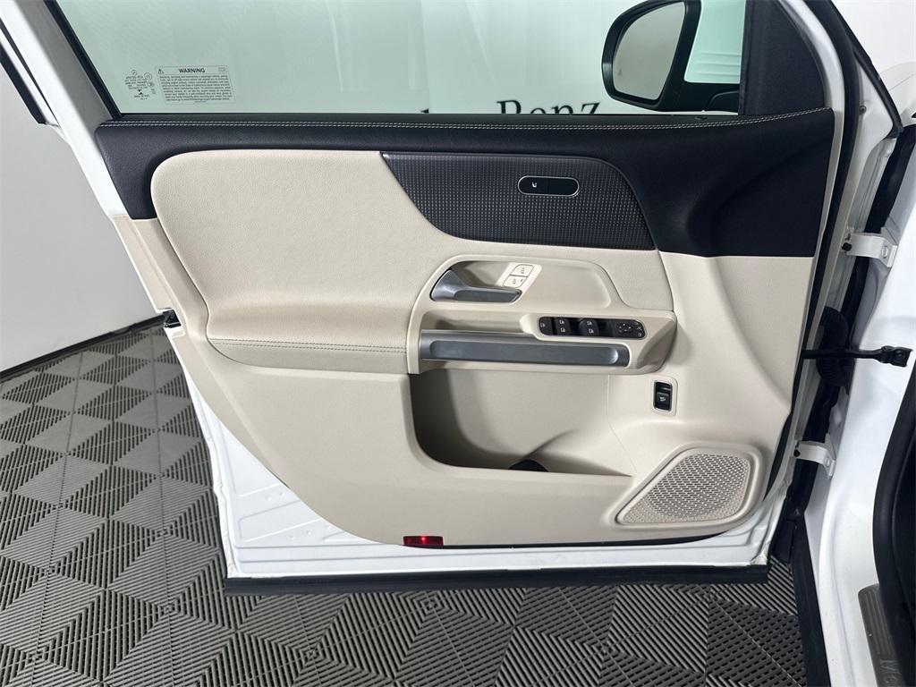 used 2022 Mercedes-Benz GLB 250 car, priced at $33,410