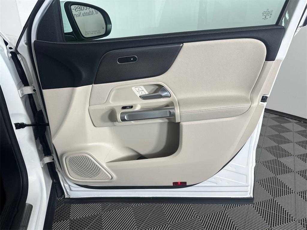 used 2022 Mercedes-Benz GLB 250 car, priced at $33,410