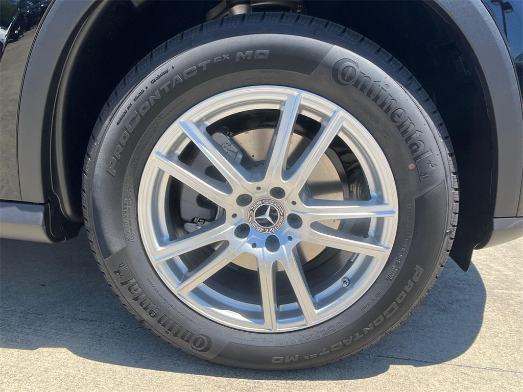 new 2025 Mercedes-Benz GLC 300 car, priced at $52,385