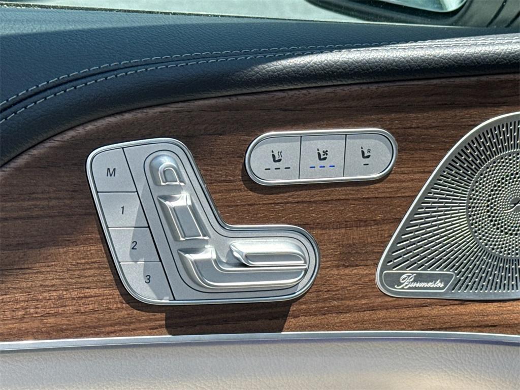 new 2025 Mercedes-Benz GLS 580 car, priced at $121,940