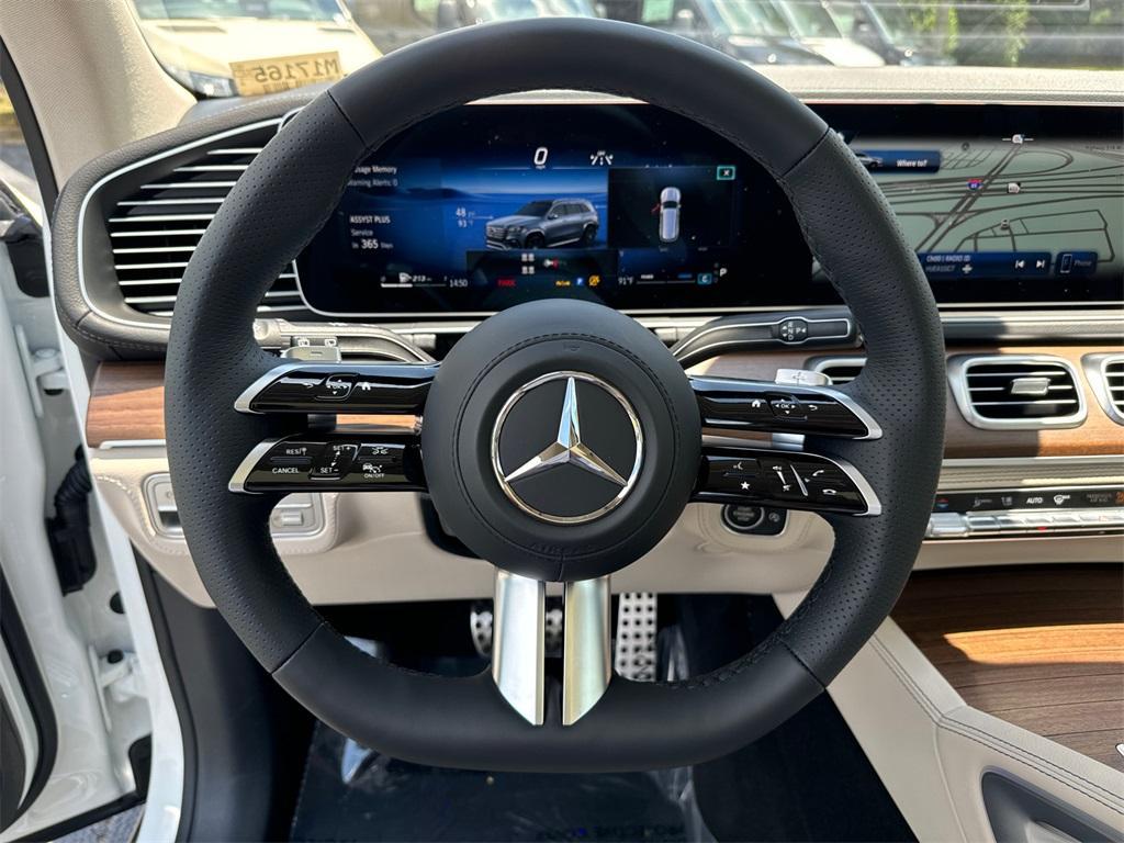 new 2025 Mercedes-Benz GLS 580 car, priced at $121,940