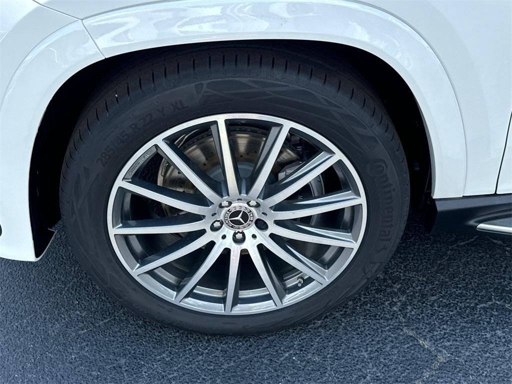 new 2025 Mercedes-Benz GLS 580 car, priced at $121,940