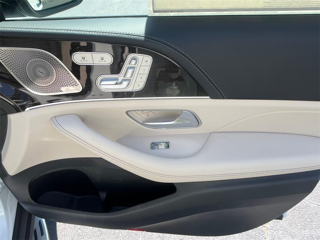 new 2025 Mercedes-Benz GLE 450e car, priced at $88,985
