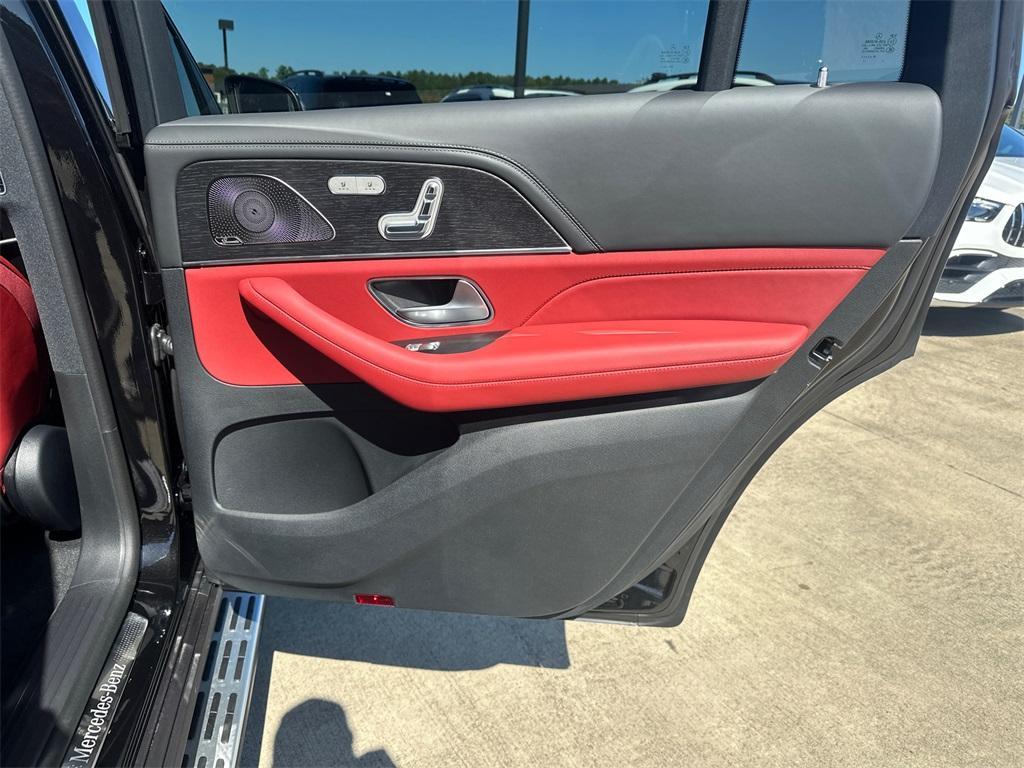 new 2026 Mercedes-Benz GLS 580 car, priced at $139,150