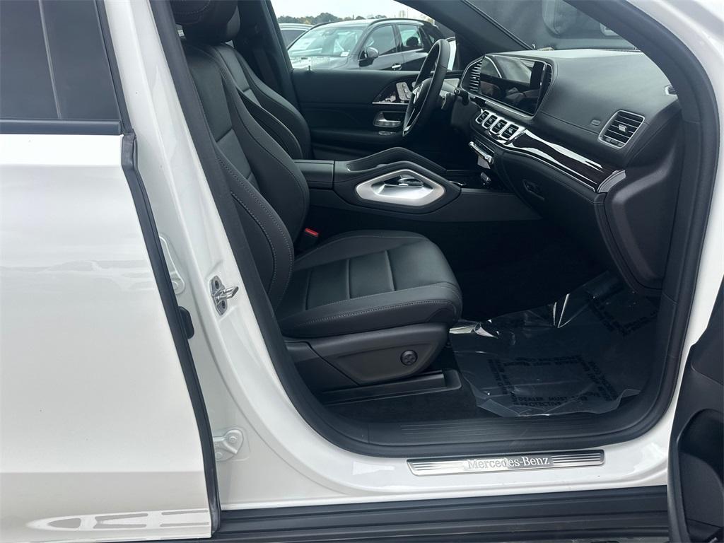 new 2026 Mercedes-Benz GLE 450 car, priced at $85,670