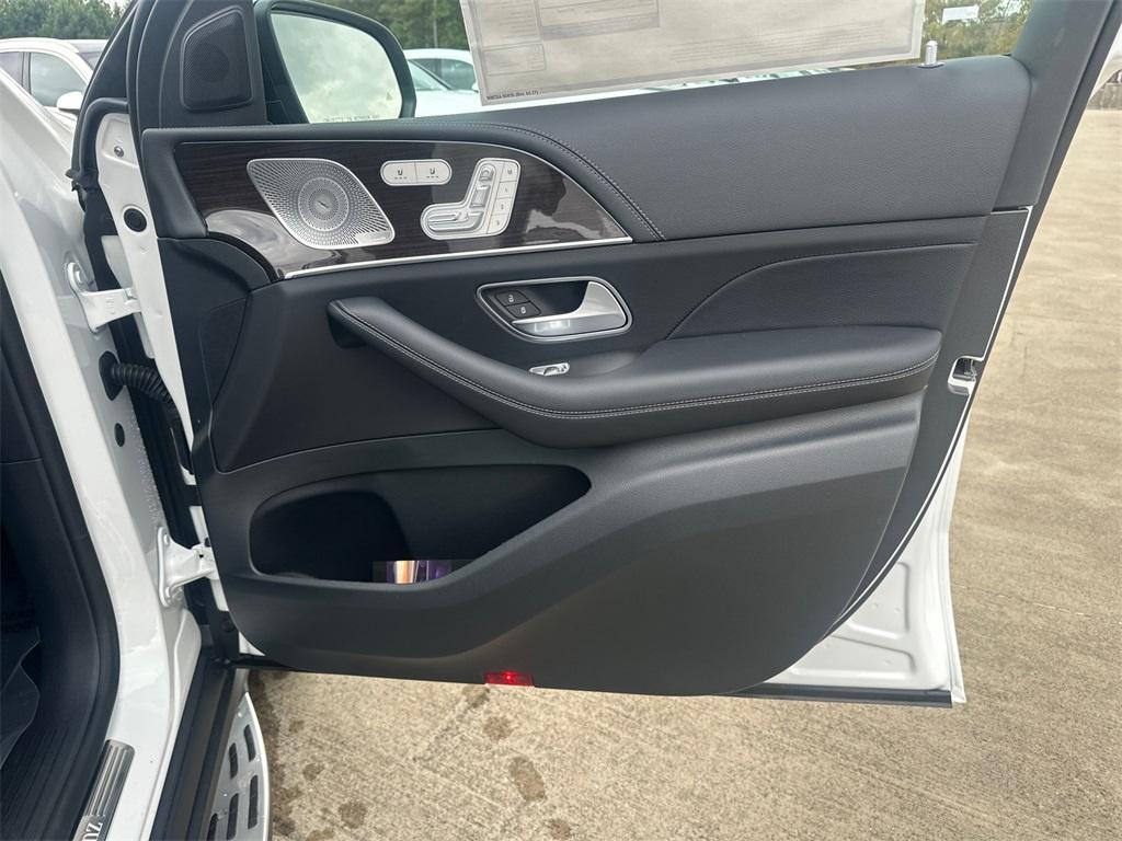 new 2026 Mercedes-Benz GLE 450 car, priced at $85,670