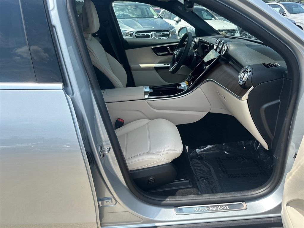 new 2025 Mercedes-Benz GLC 350e car, priced at $69,230