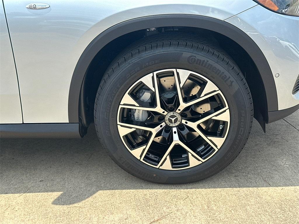 new 2025 Mercedes-Benz GLC 350e car, priced at $69,230