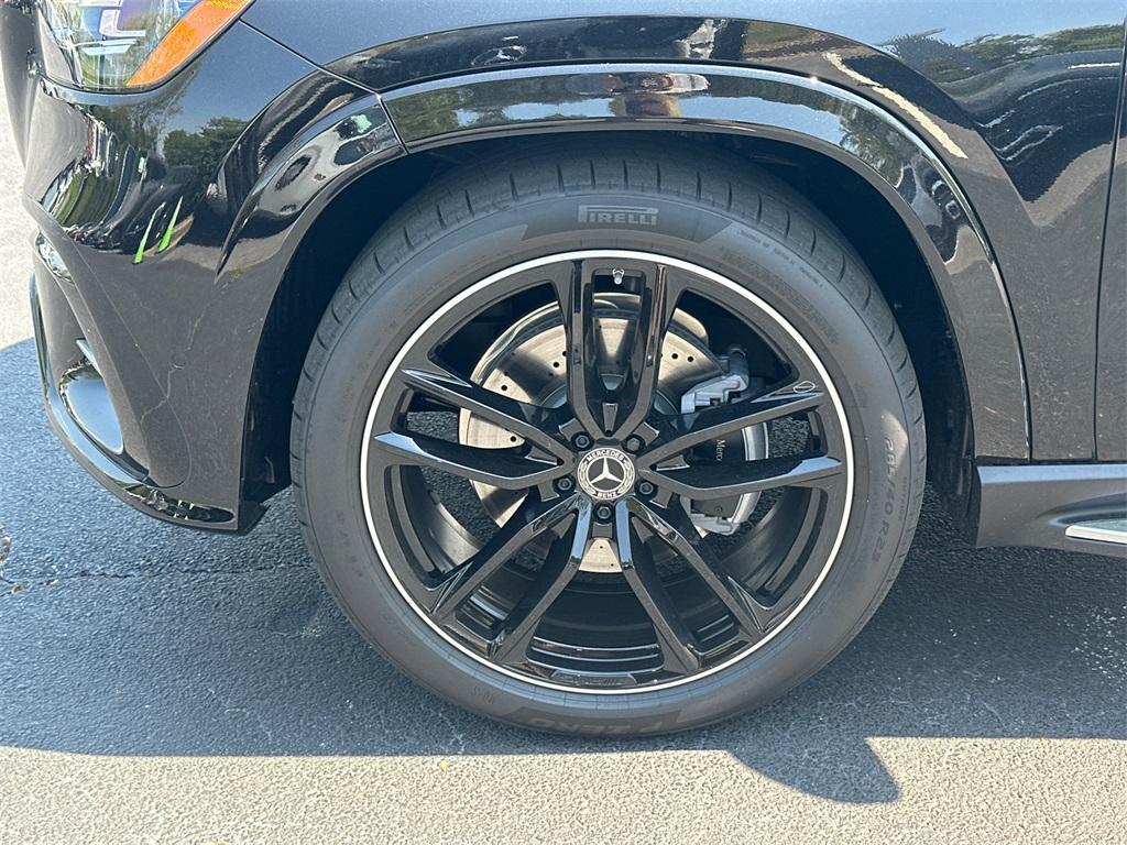 new 2025 Mercedes-Benz GLS 580 car, priced at $124,005