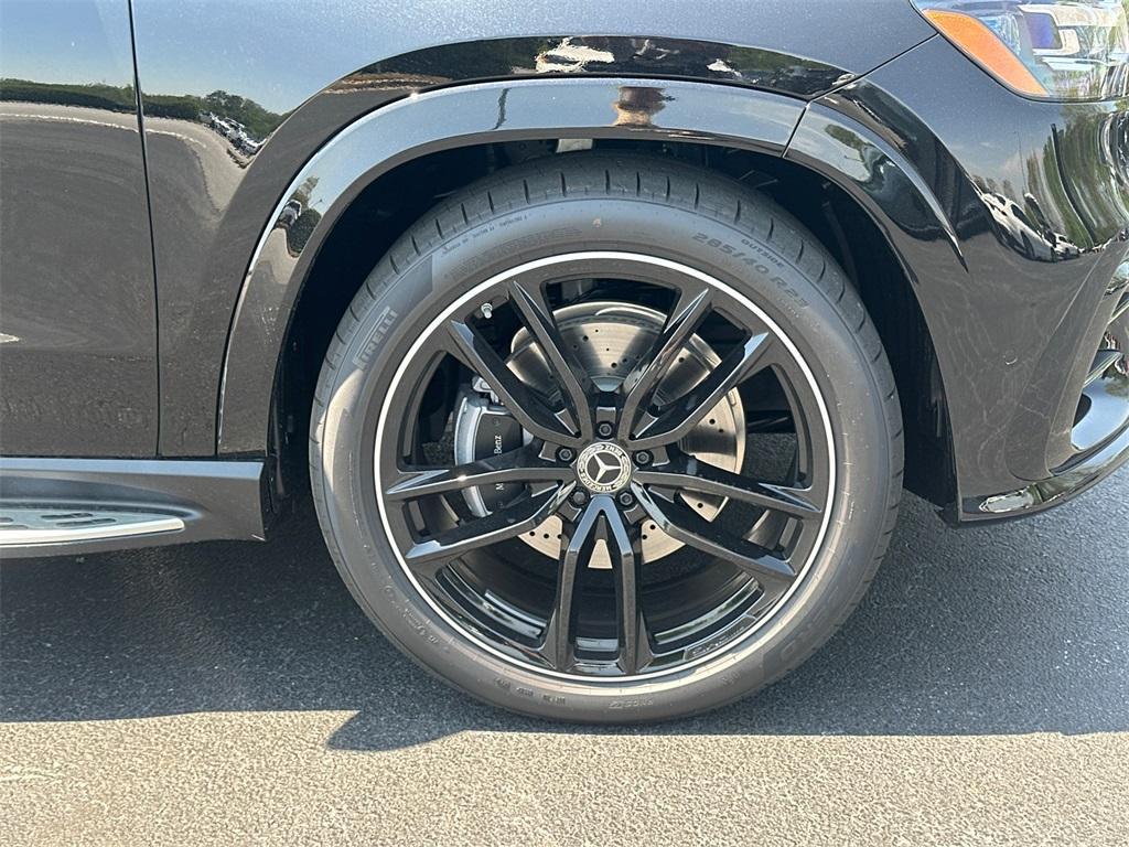 new 2025 Mercedes-Benz GLS 580 car, priced at $124,005