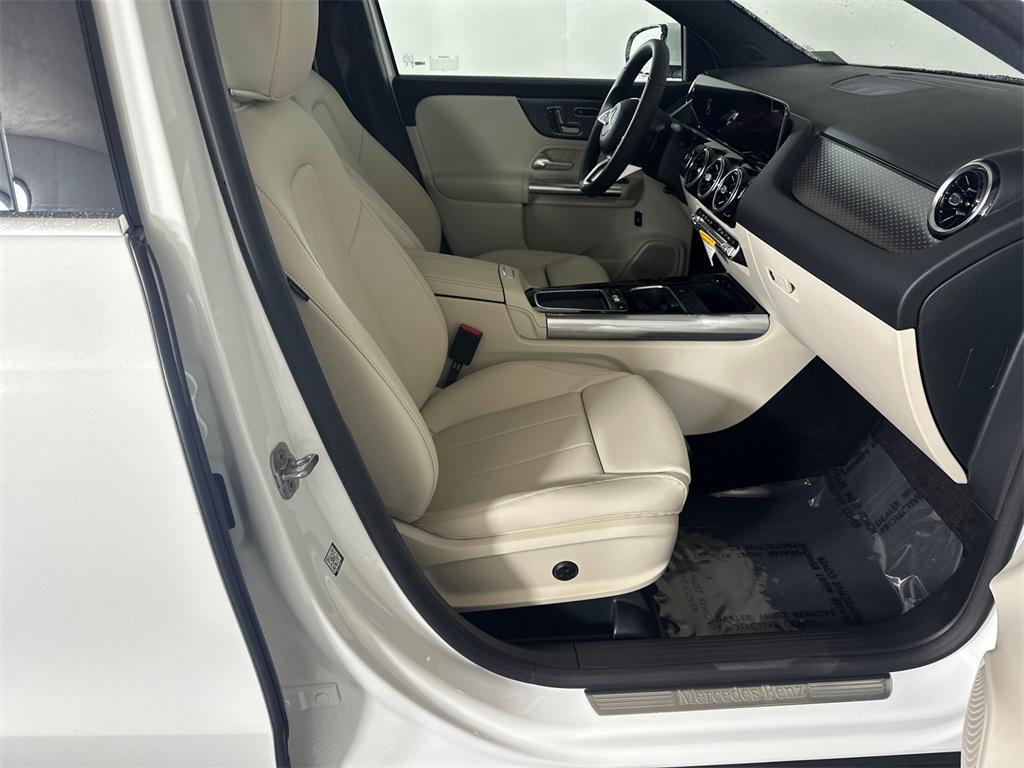 new 2026 Mercedes-Benz GLA 250 car, priced at $43,250