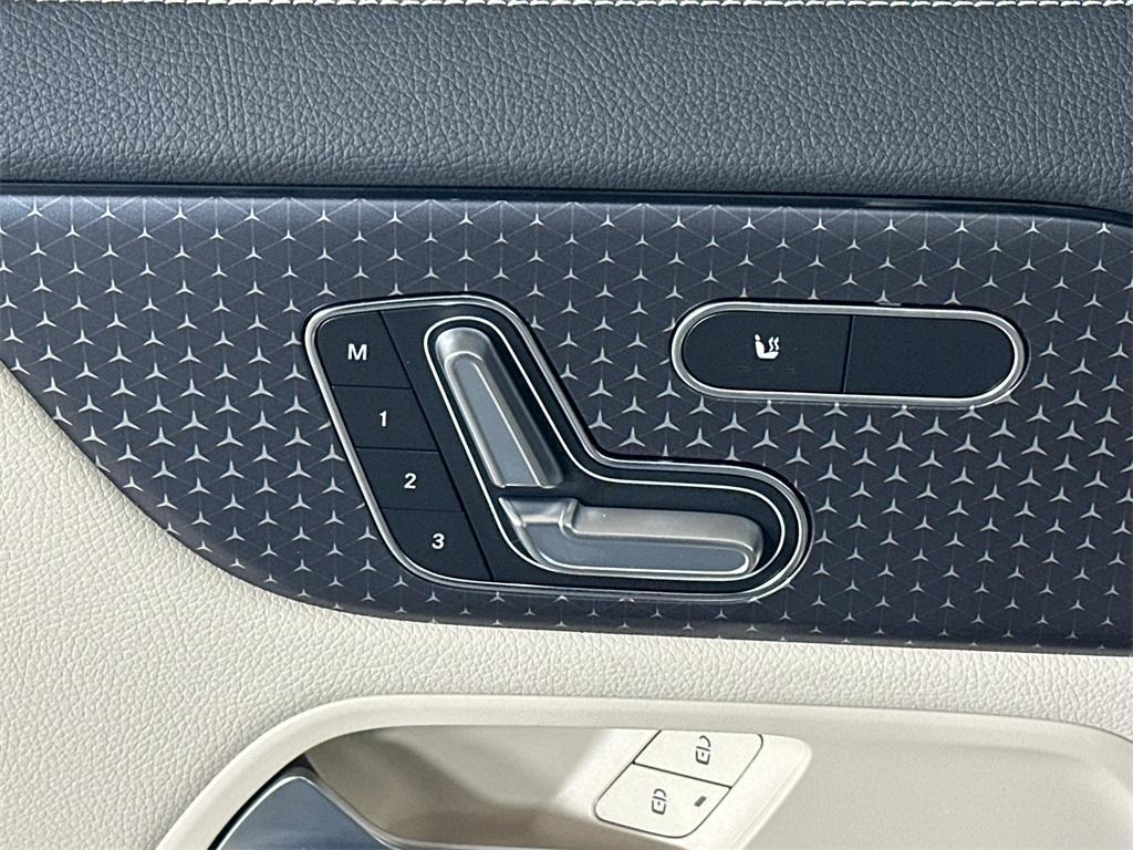 new 2026 Mercedes-Benz GLA 250 car, priced at $43,250