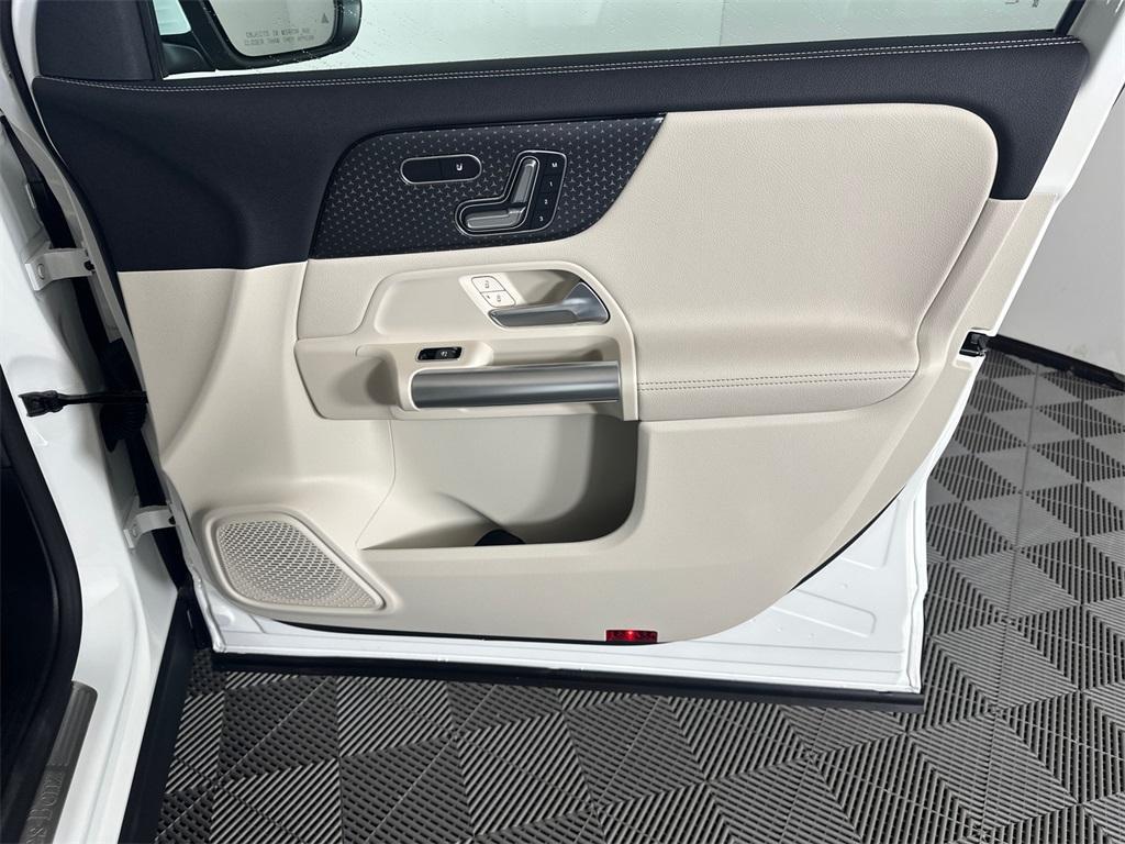 new 2026 Mercedes-Benz GLA 250 car, priced at $43,250