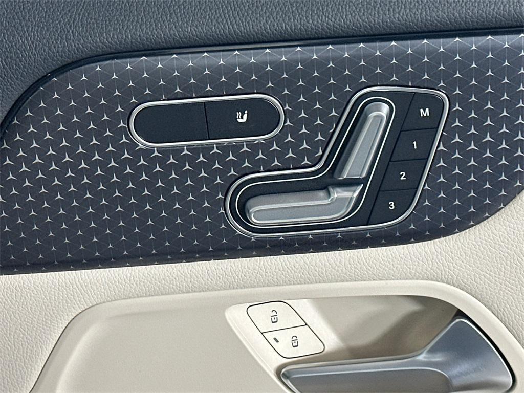 new 2026 Mercedes-Benz GLA 250 car, priced at $43,250