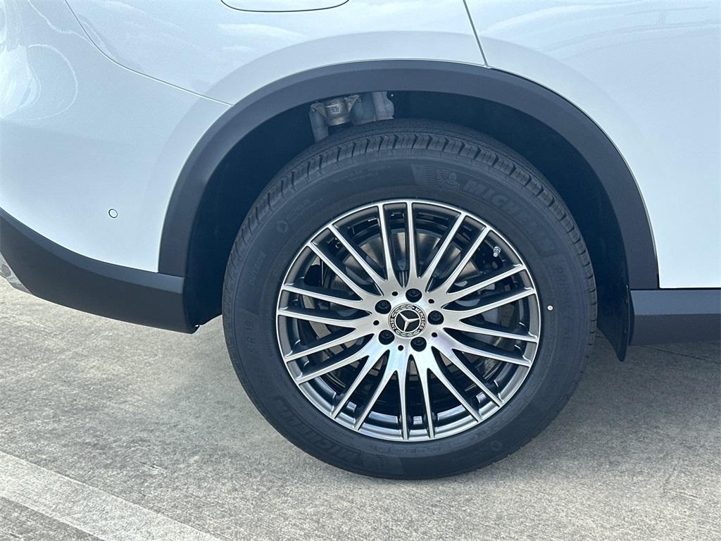 new 2026 Mercedes-Benz GLC 300 car, priced at $56,555