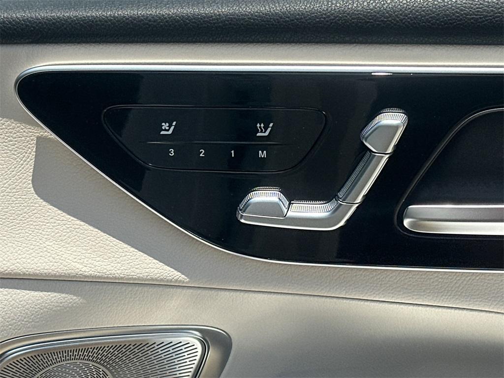 new 2025 Mercedes-Benz GLC 350e car, priced at $68,480