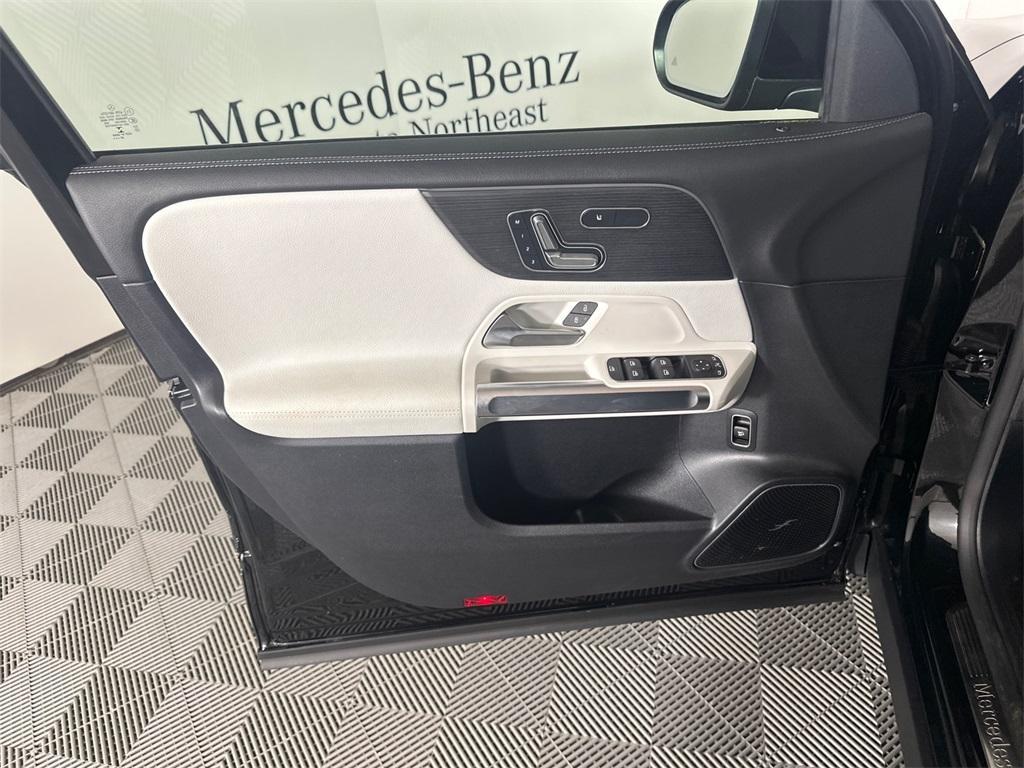 used 2021 Mercedes-Benz GLB 250 car, priced at $33,990