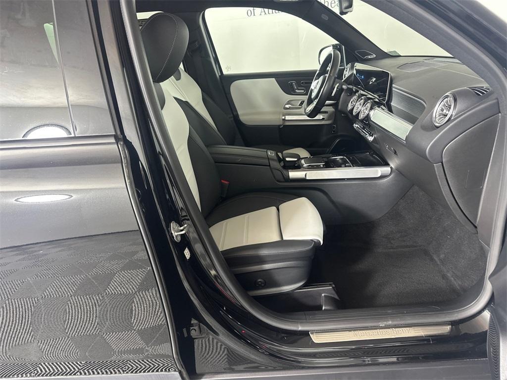 used 2021 Mercedes-Benz GLB 250 car, priced at $33,990