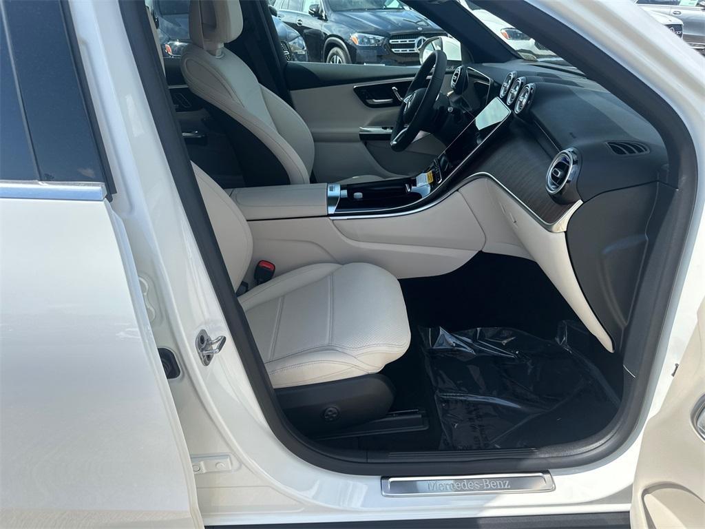 new 2025 Mercedes-Benz GLC 300 car, priced at $58,165