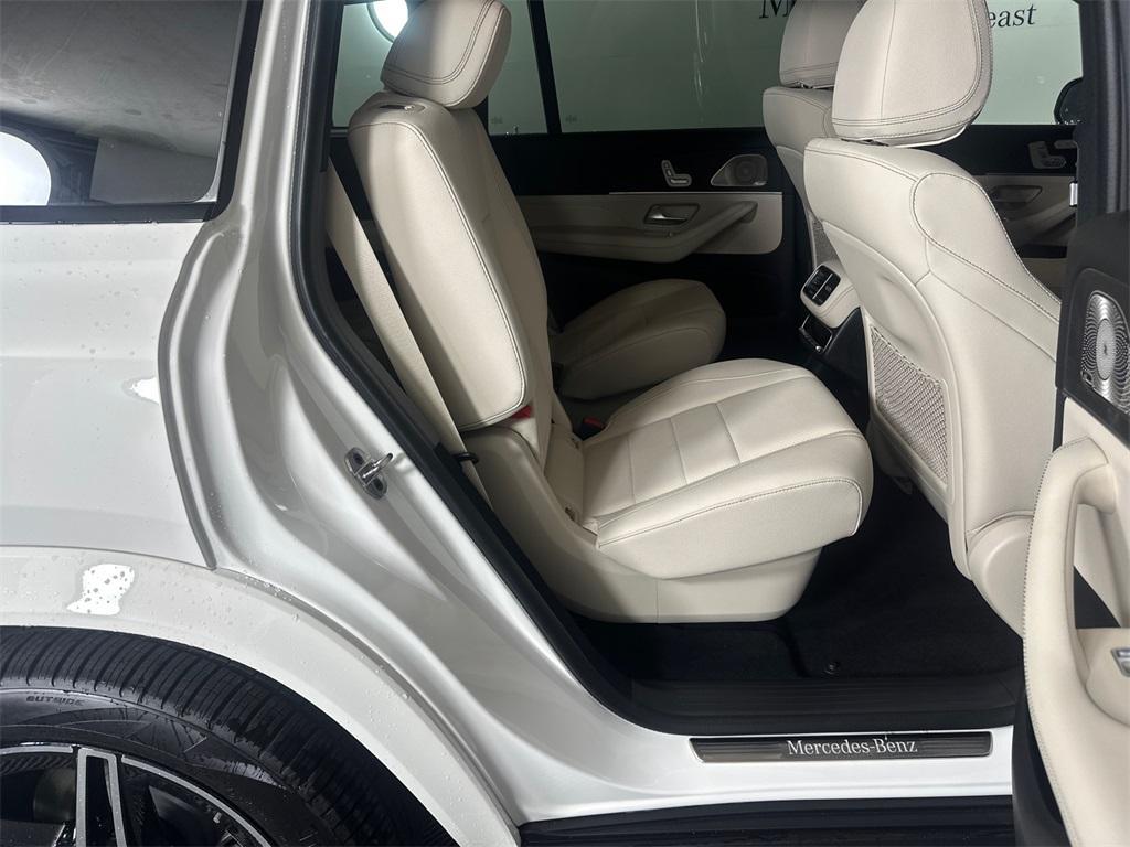 new 2025 Mercedes-Benz GLS 450 car, priced at $97,430