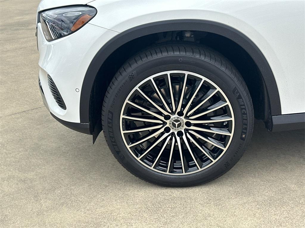 new 2026 Mercedes-Benz GLC 300 car, priced at $62,125