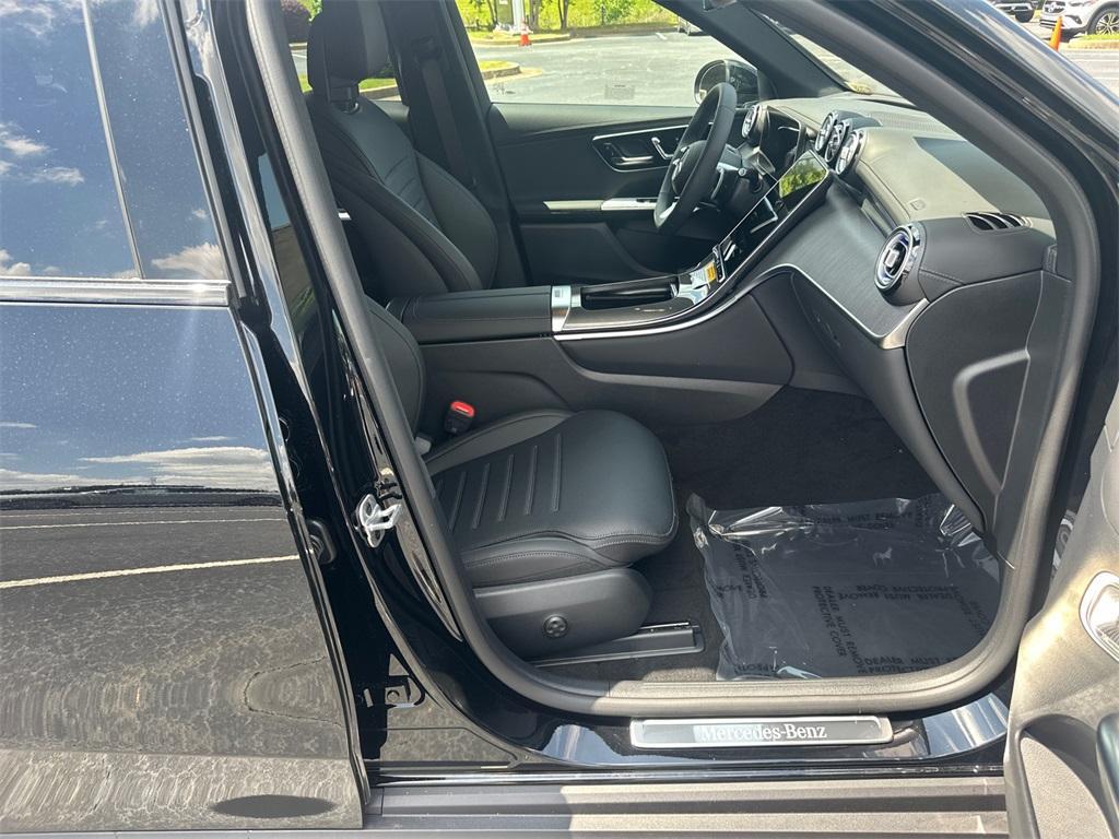 new 2025 Mercedes-Benz GLC 300 car, priced at $62,140