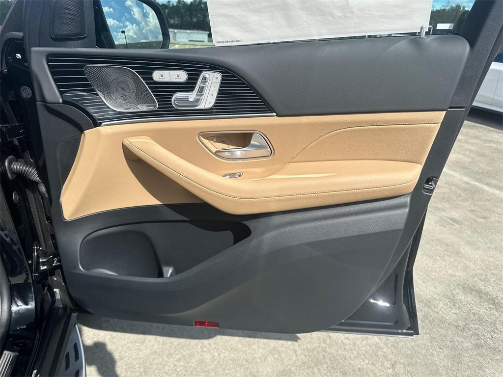 new 2025 Mercedes-Benz GLS 450 car, priced at $101,835