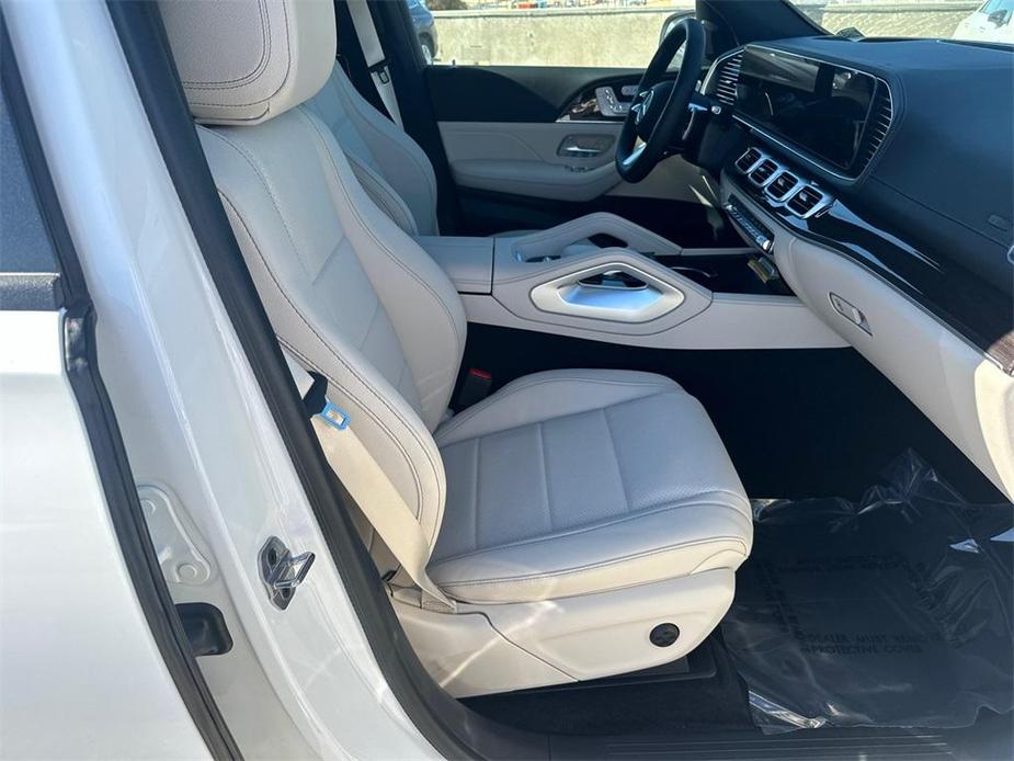 new 2025 Mercedes-Benz GLS 450 car, priced at $99,320