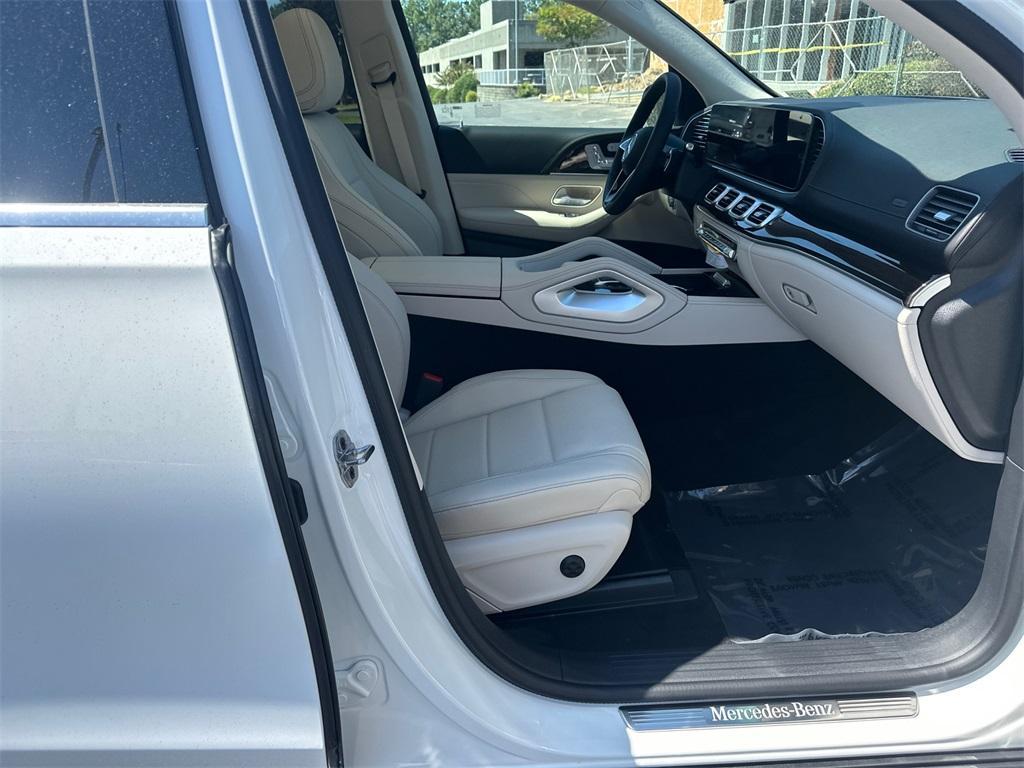 new 2026 Mercedes-Benz GLE 450e car, priced at $83,940