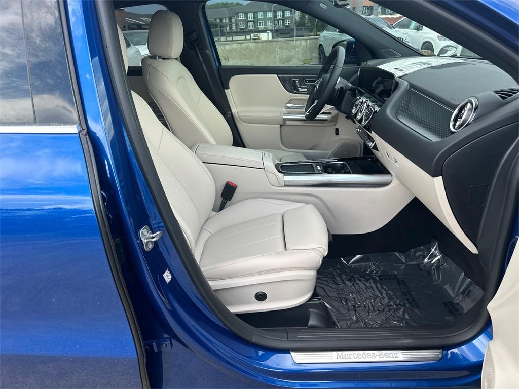 new 2025 Mercedes-Benz GLA 250 car, priced at $48,885