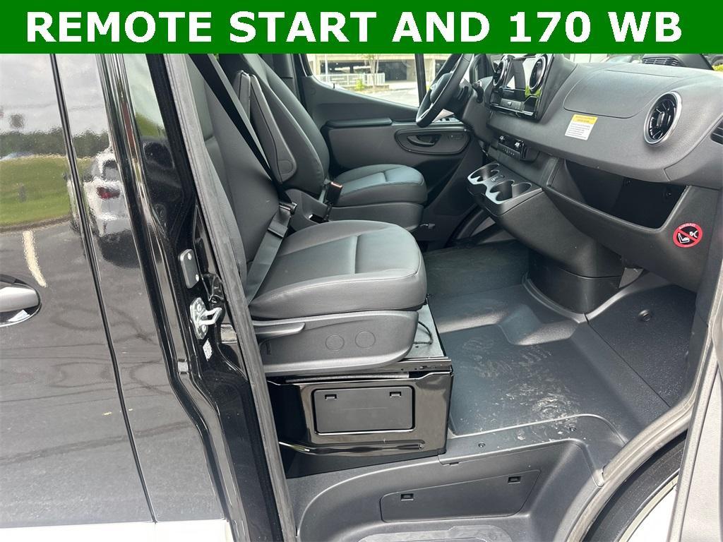 new 2025 Mercedes-Benz Sprinter 2500 car, priced at $76,456