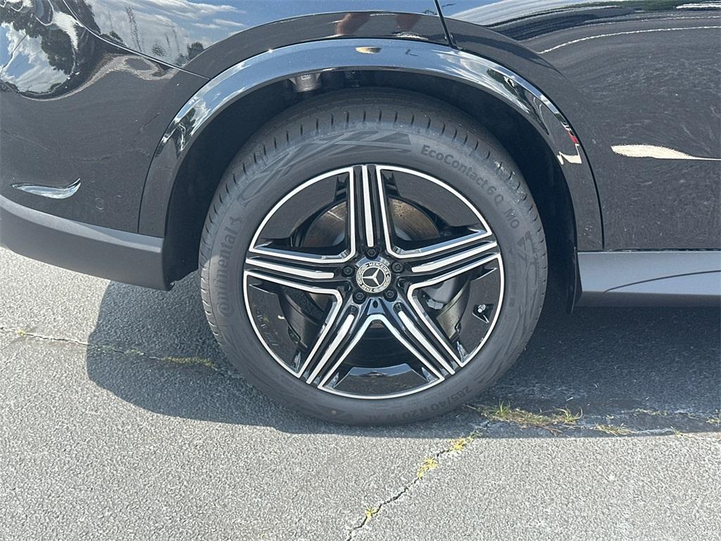 new 2025 Mercedes-Benz GLC 300 car, priced at $61,880