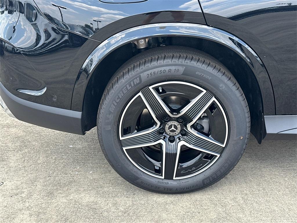 new 2025 Mercedes-Benz GLC 300 car, priced at $55,835