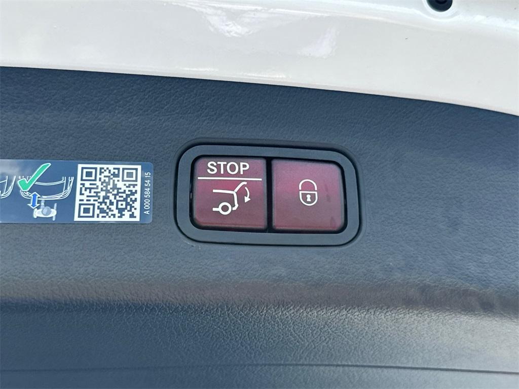 new 2025 Mercedes-Benz GLC 300 car, priced at $60,130