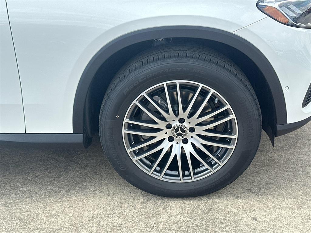 new 2026 Mercedes-Benz GLC 300 car, priced at $58,105