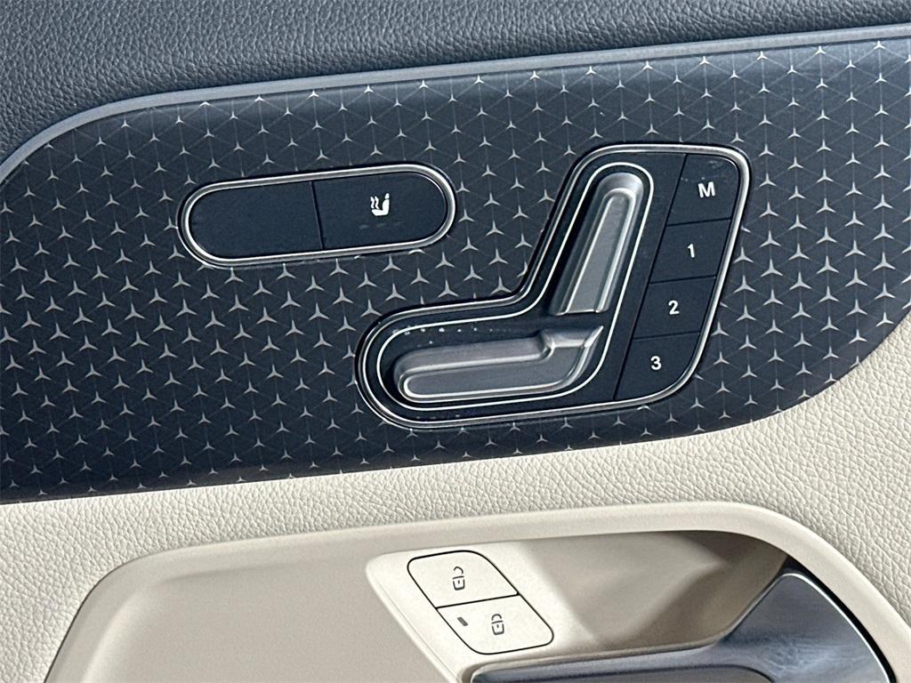 used 2024 Mercedes-Benz GLA 250 car, priced at $39,544