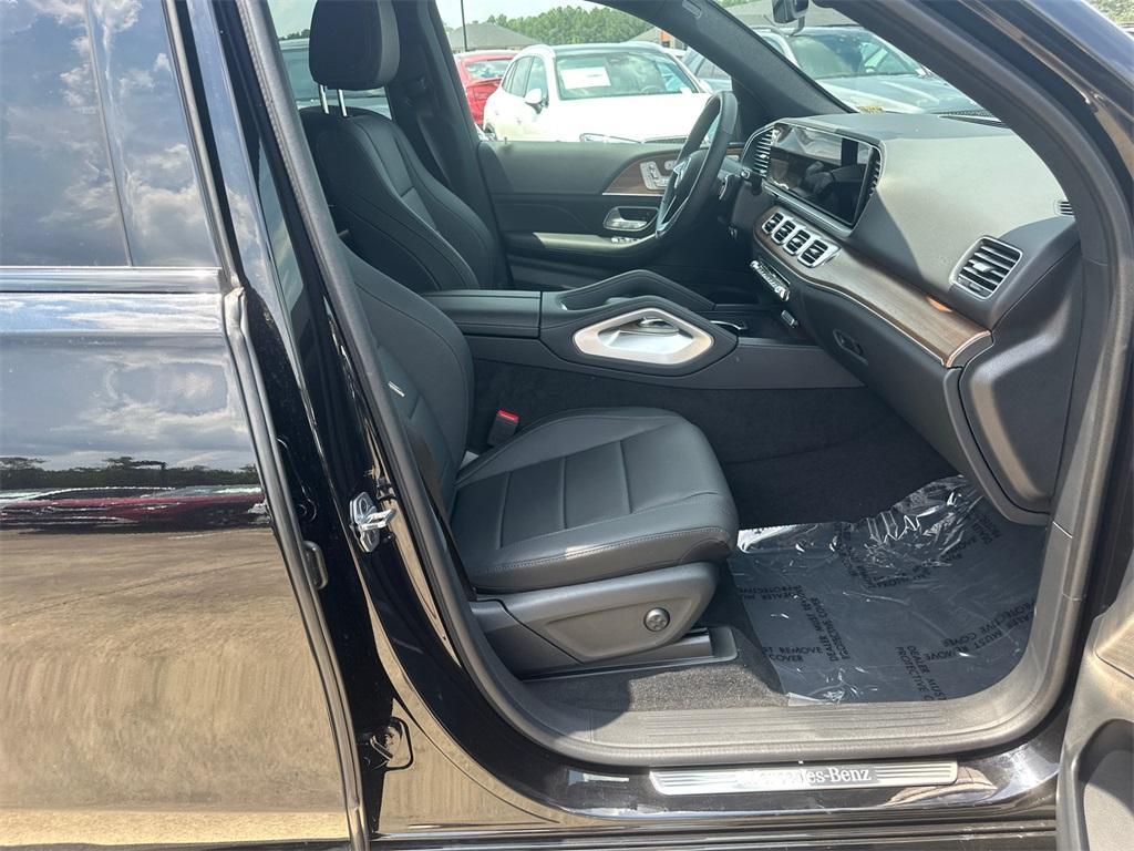 new 2025 Mercedes-Benz GLE 450 car, priced at $81,245