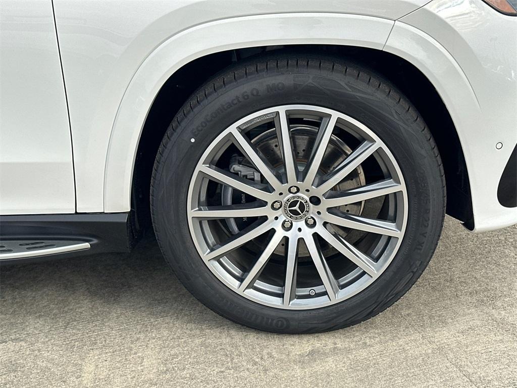 new 2025 Mercedes-Benz GLS 580 car, priced at $117,645