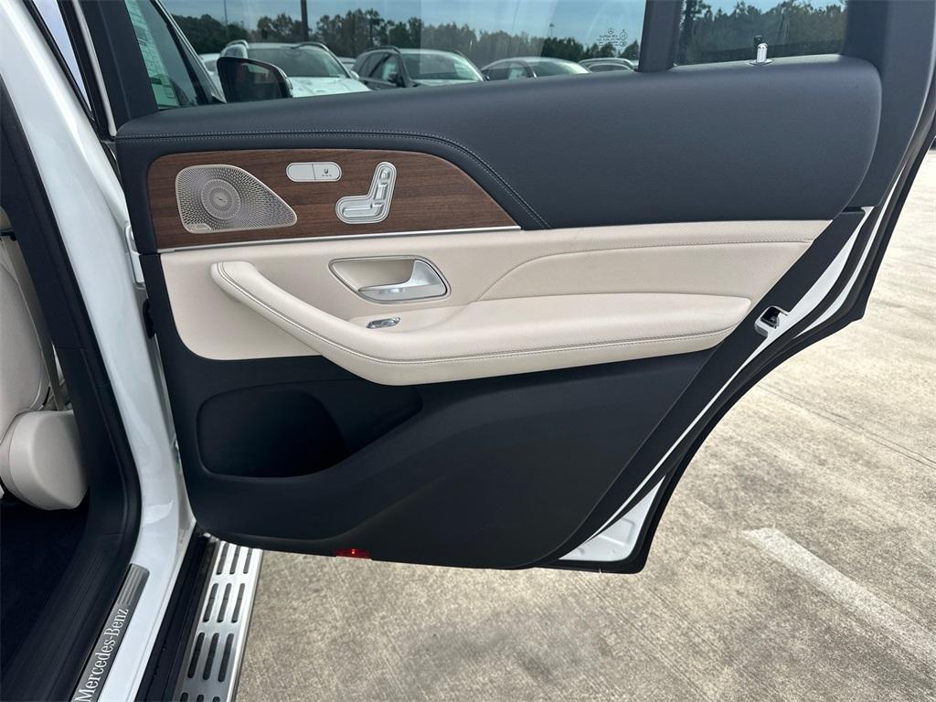 new 2025 Mercedes-Benz GLS 580 car, priced at $117,645
