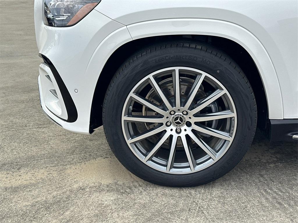 new 2025 Mercedes-Benz GLS 580 car, priced at $117,645