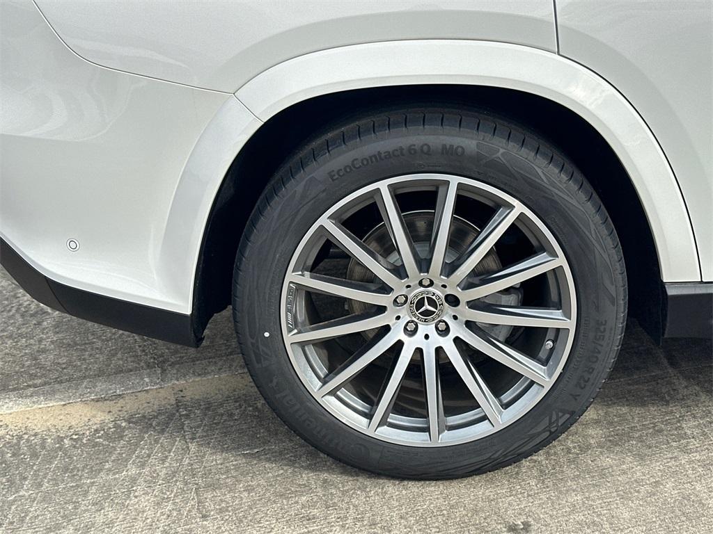 new 2025 Mercedes-Benz GLS 580 car, priced at $117,645