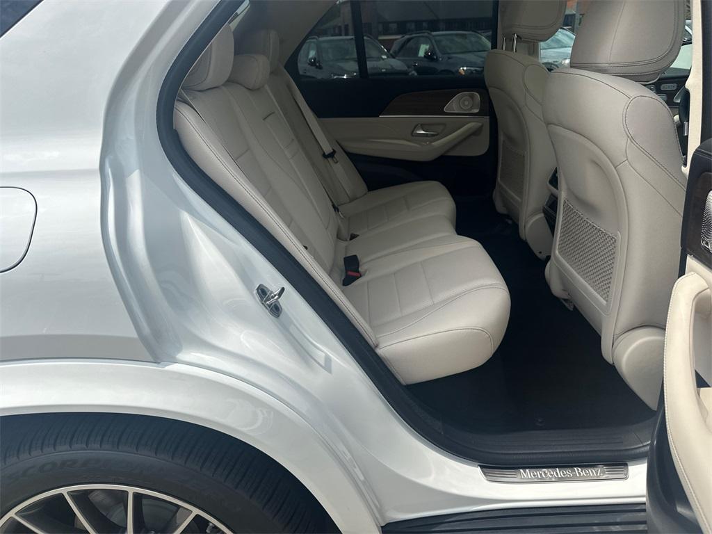 new 2025 Mercedes-Benz GLE 450 car, priced at $85,550