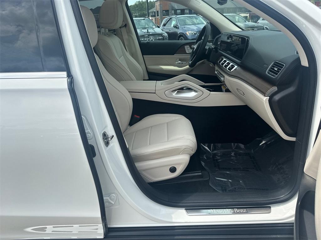 new 2025 Mercedes-Benz GLE 450 car, priced at $85,550