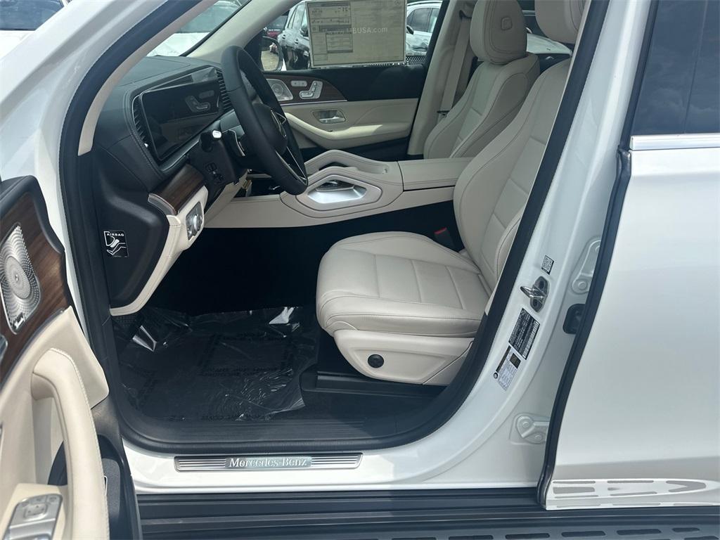new 2025 Mercedes-Benz GLE 450 car, priced at $85,550