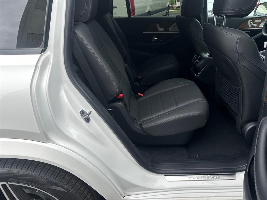 new 2025 Mercedes-Benz GLS 450 car, priced at $95,480