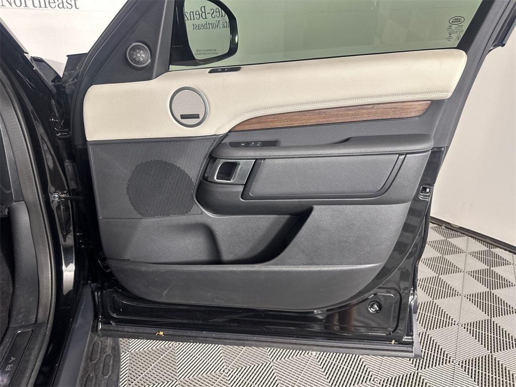 used 2021 Land Rover Discovery car, priced at $29,174