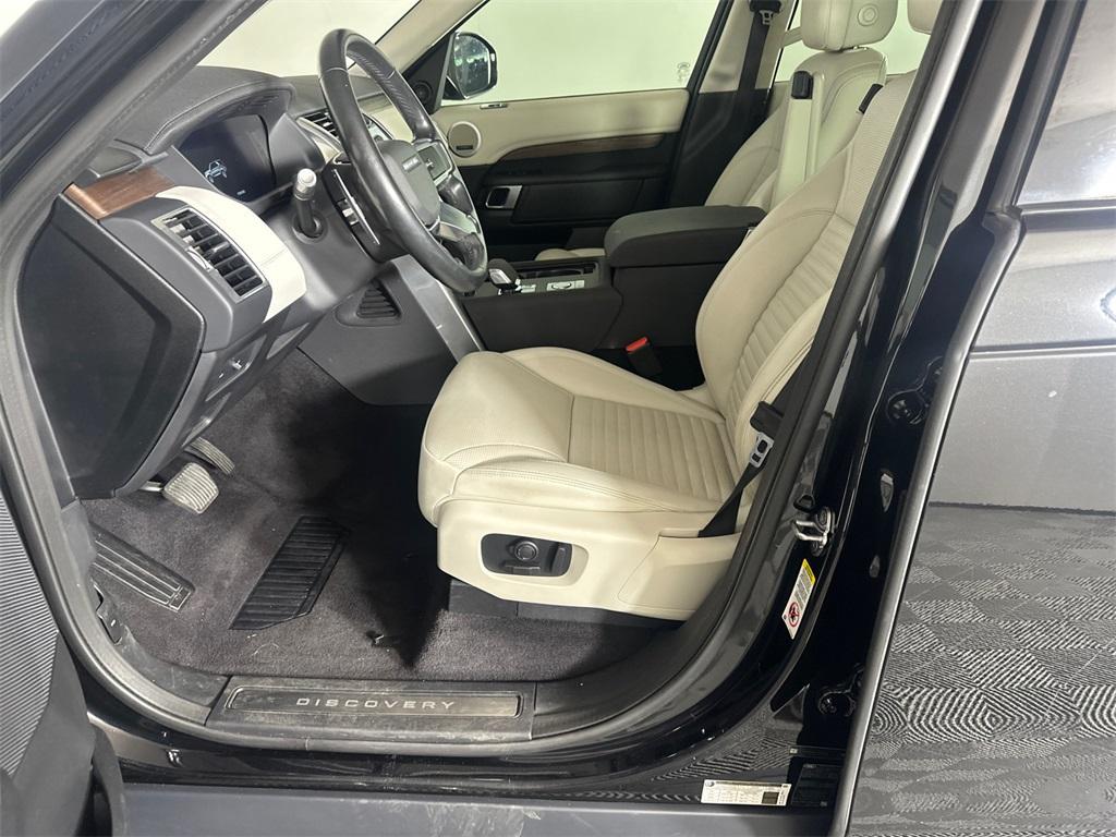 used 2021 Land Rover Discovery car, priced at $29,174