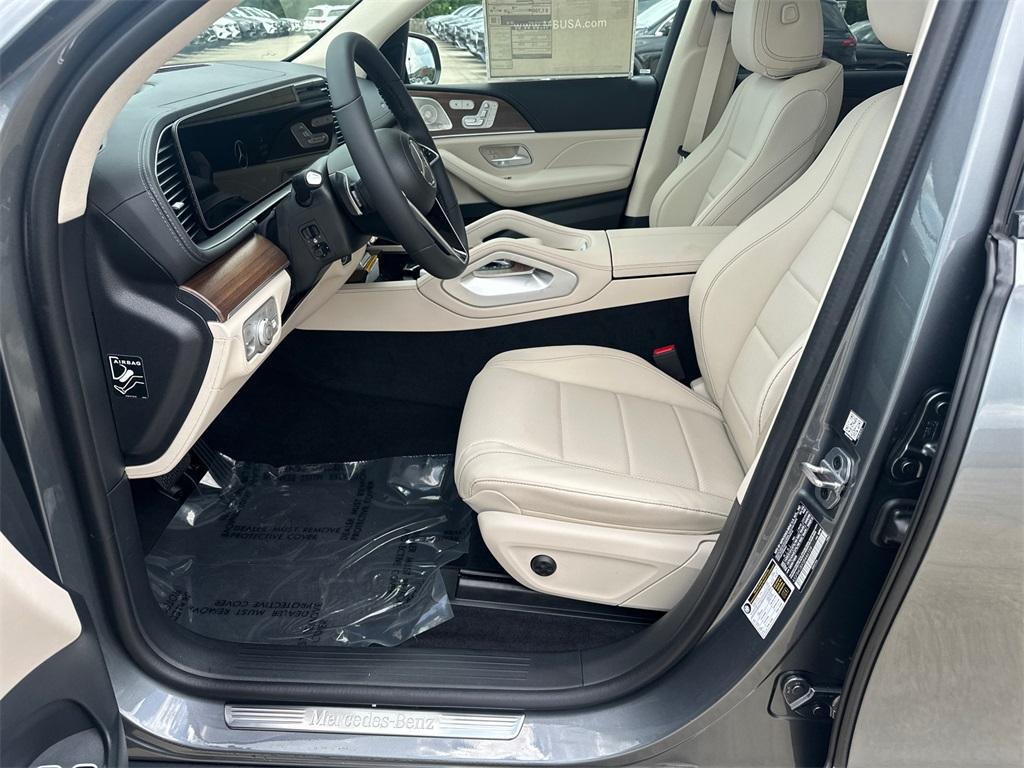 new 2025 Mercedes-Benz GLE 450e car, priced at $81,820