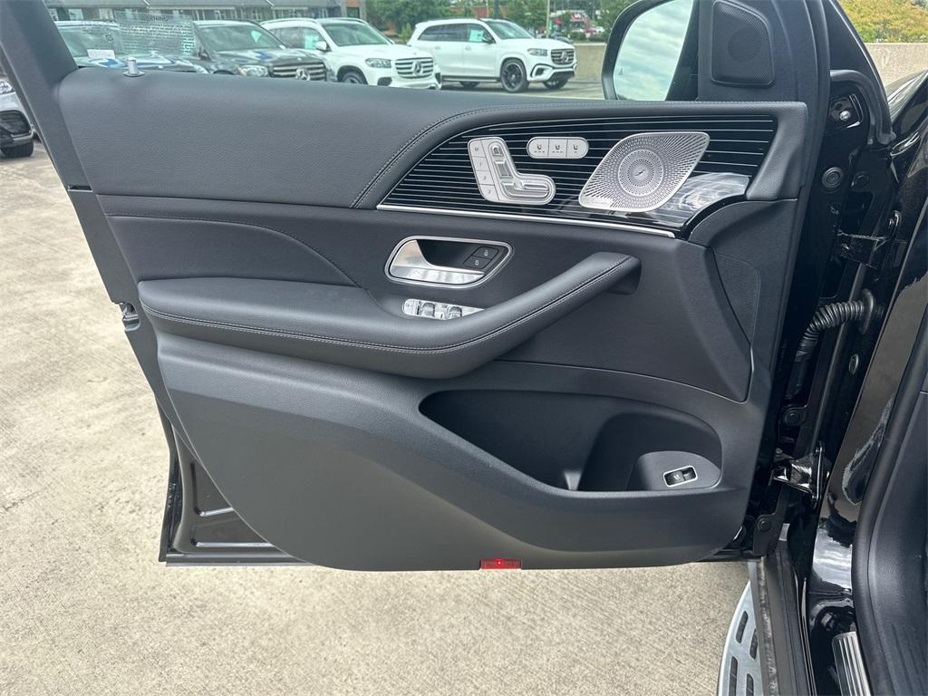 new 2025 Mercedes-Benz GLS 450 car, priced at $105,340